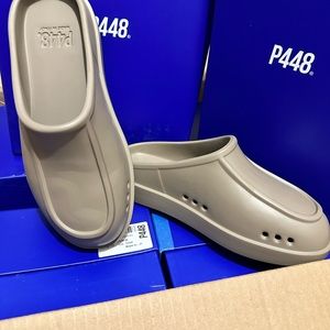 NEW! P448 FLO CLOGS